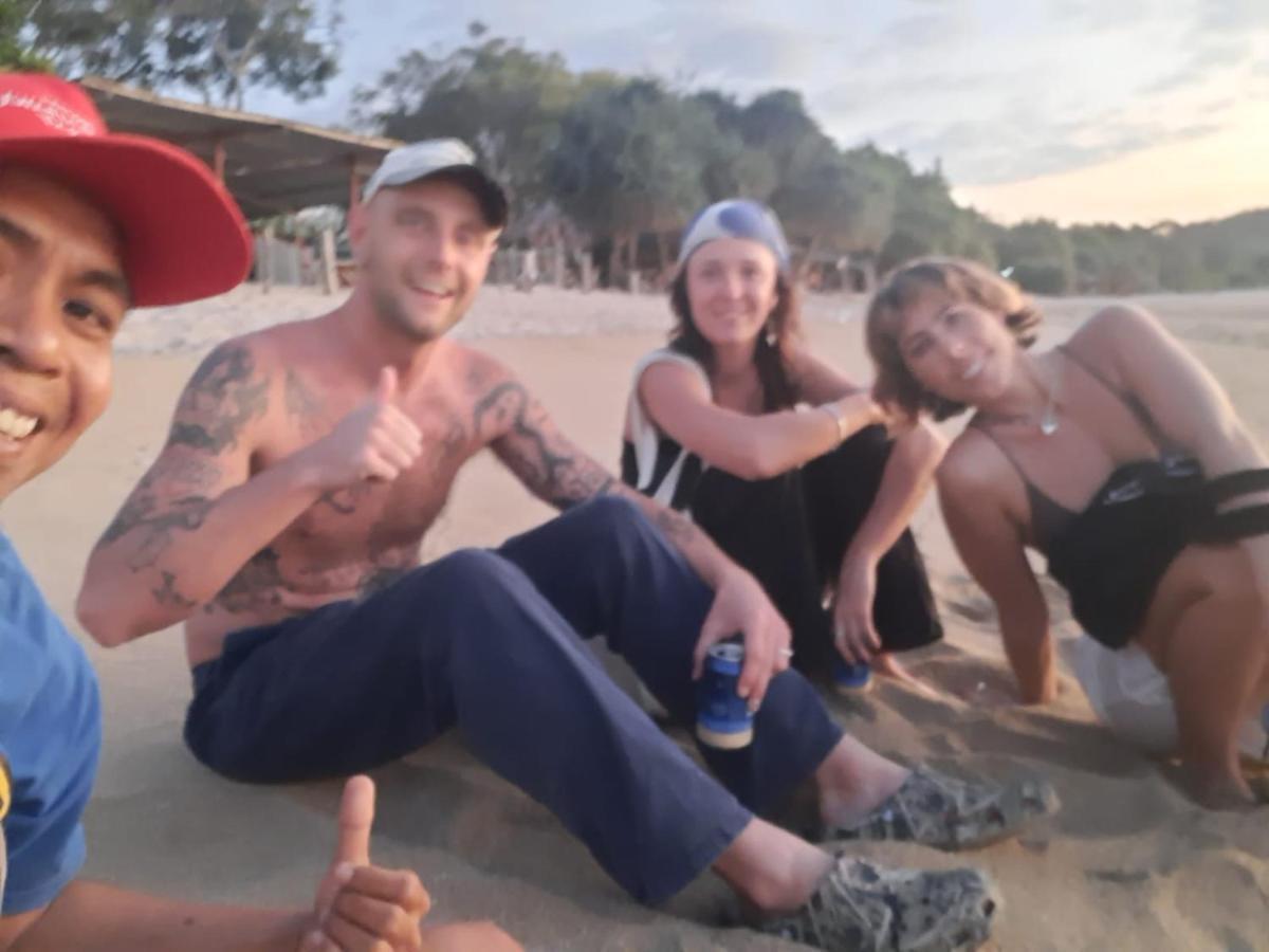 Boneputeh Homestay Taliwang エクステリア 写真