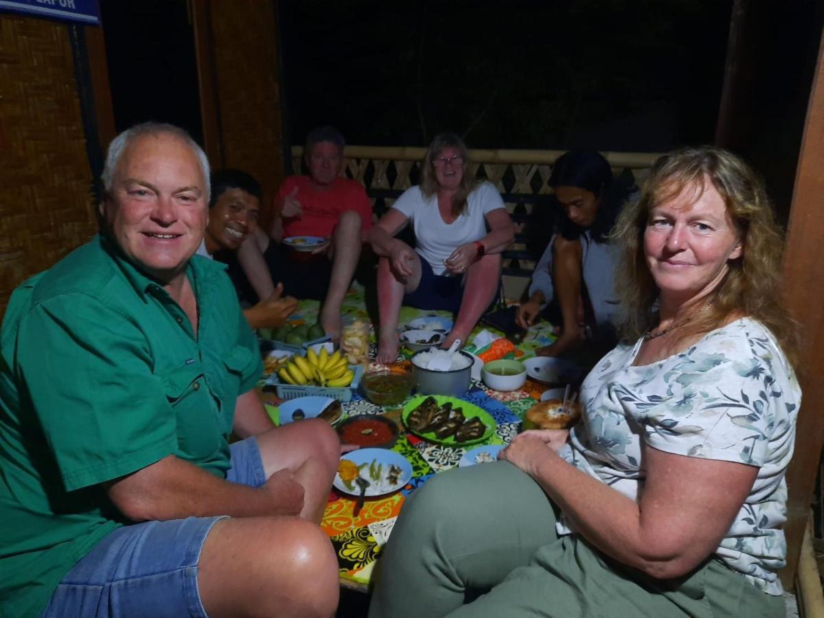 Boneputeh Homestay Taliwang エクステリア 写真