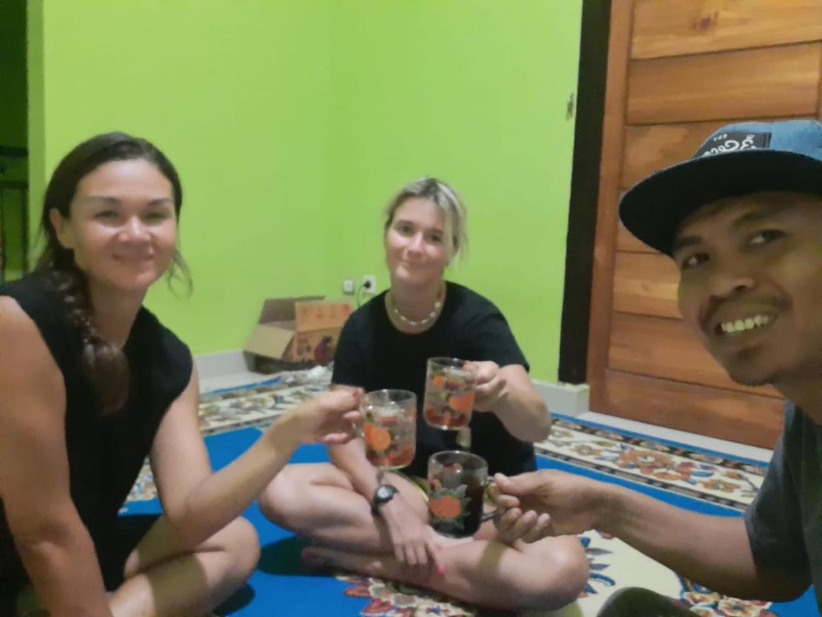 Boneputeh Homestay Taliwang エクステリア 写真