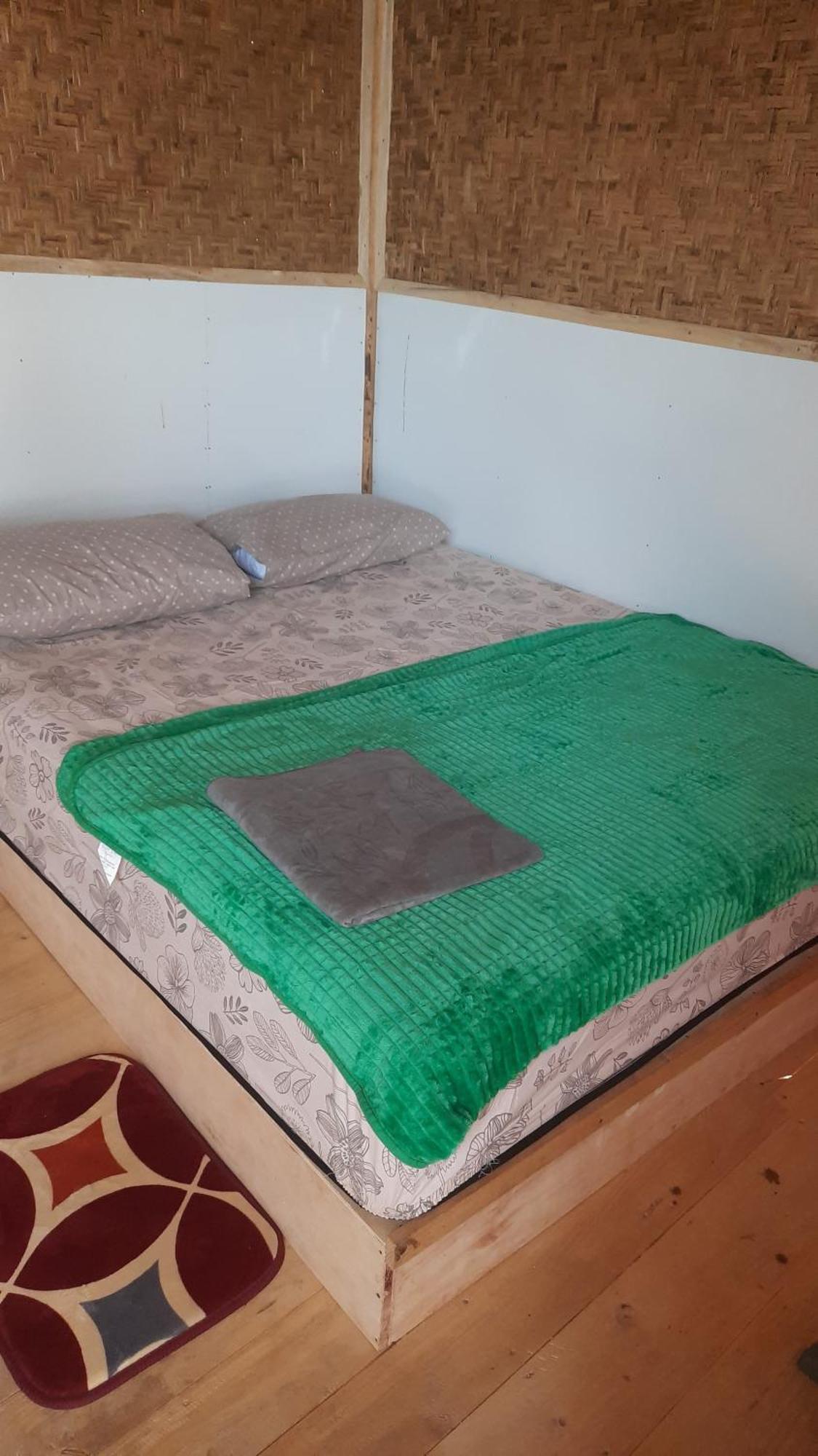 Boneputeh Homestay Taliwang エクステリア 写真