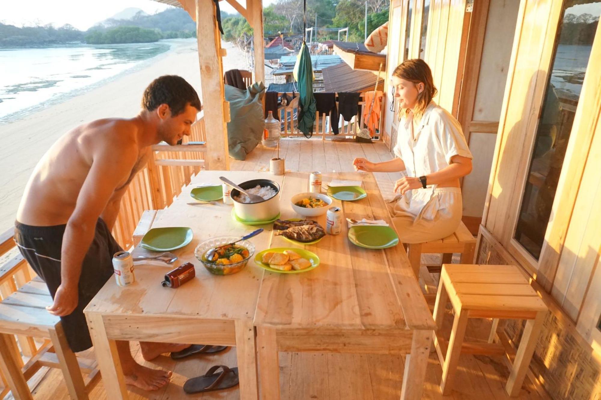 Boneputeh Homestay Taliwang 部屋 写真